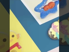 Dentiste en silicone en vrac pour bébé Pingouin koala 29 grammes à main